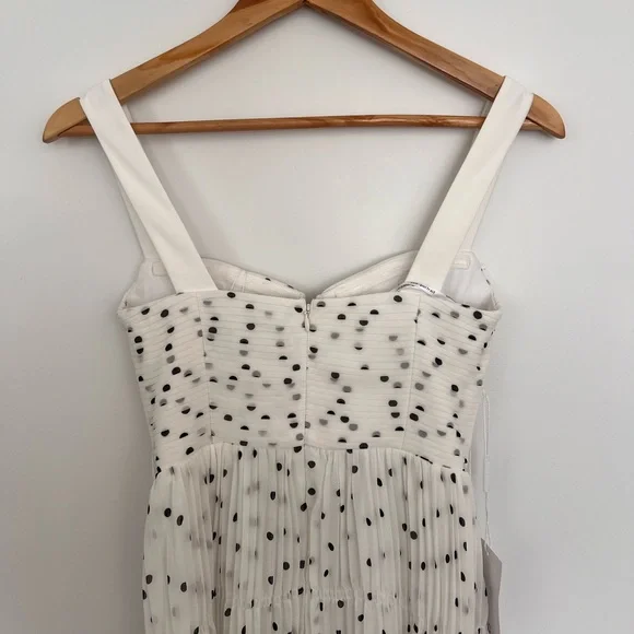 Self-Portrait BNWT white polka-dot dress. Size 0. - Picture 4 of 7